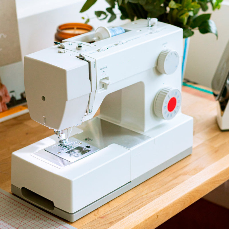 Machine à coudre Avant-garde 2300